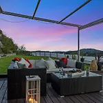 Penthouse Leilighet 200 Kvm Vakker Sjoutsikt.