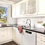 Private Room In City Centre, Shared Appartment, Free Parking