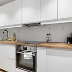 5Min To Bryggen - Renovated - Budget Friendly