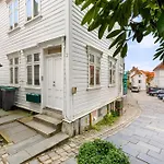 5Min To Bryggen - Renovated - Budget Friendly