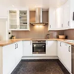 New! Modern Top Floor Apartment In Historic Area!