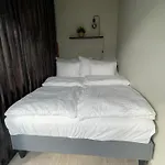 Modern Apartment Only 5 Minutes From City Centre