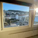 Modern Apartment Only 5 Minutes From City Centre