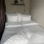 Modern Apartment Only 5 Minutes From City Centre