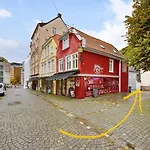 Sjarmerende Bergenshus Midt I Sentrum