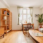 Unique Apartment-Romantic Street-Easy Check-In