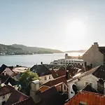 Unique Apartment-Romantic Street-Easy Check-In