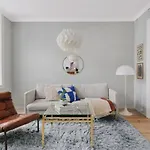 Central Apartment With 2 Bedrooms