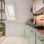 Heimby Homes - Large Top Floor Apartment