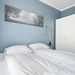 Bergen Beds Apartments - Unbeatable location!