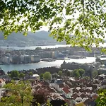 Cozy City Apartment In Bergen Sentrum 5 Bedrooms