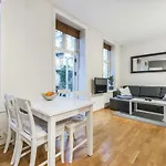 Modern Apartment In City Centre
