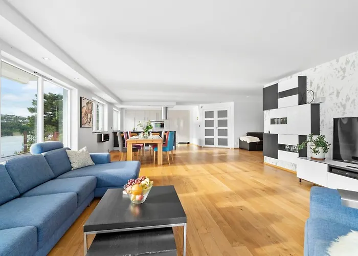 Penthouse Leilighet 200 Kvm Vakker Sjoutsikt.