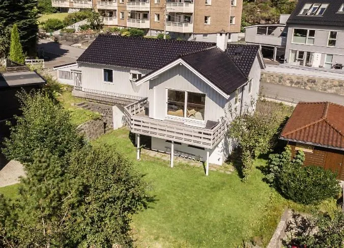 Spacious Home Close To The City Centre