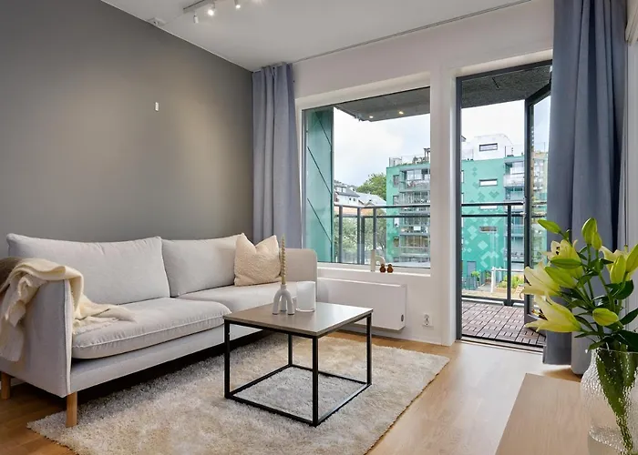 Stylish 2-Br Retreat In Heart Of Vibrant Bergen