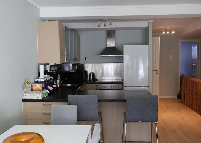 Dinbnb Apartments I Charming 3-Bedroom In The Heart Of The City