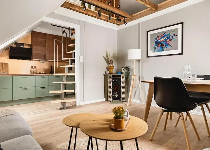 Heimby Homes - Large Top Floor Apartment