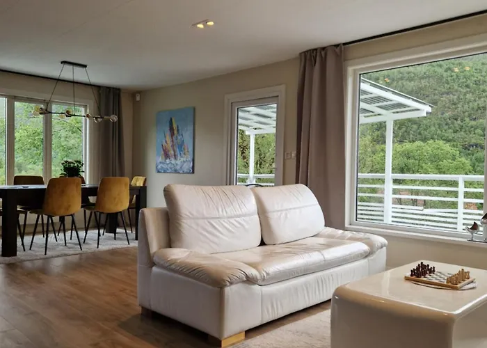 Hillfront 60 Rooms