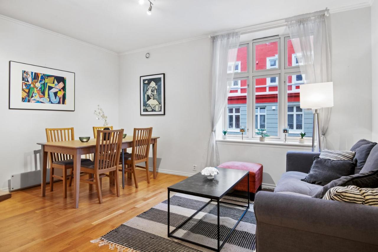 Central With High Standard Apartment *