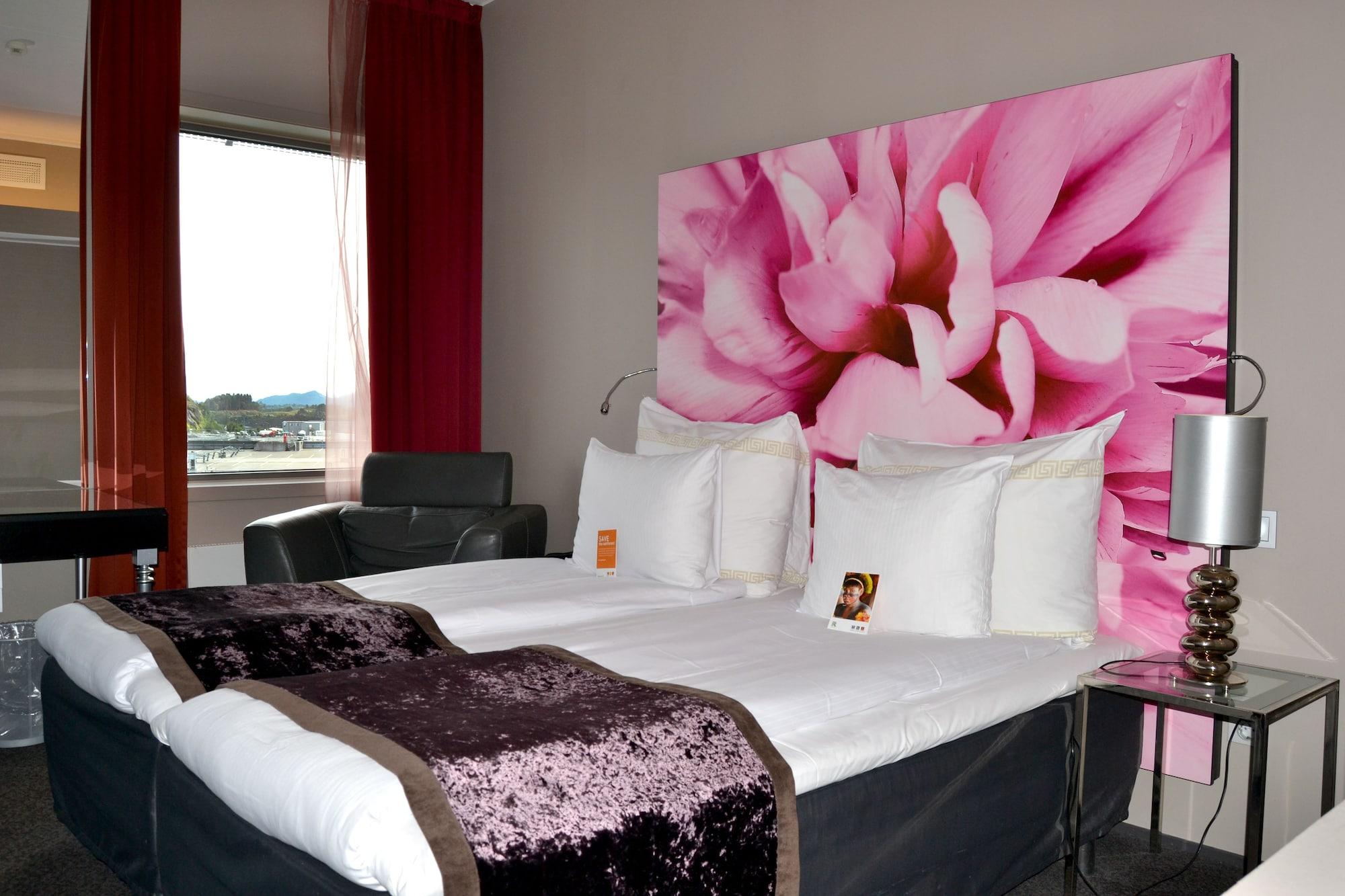 Clarion Airport Hotel 4*