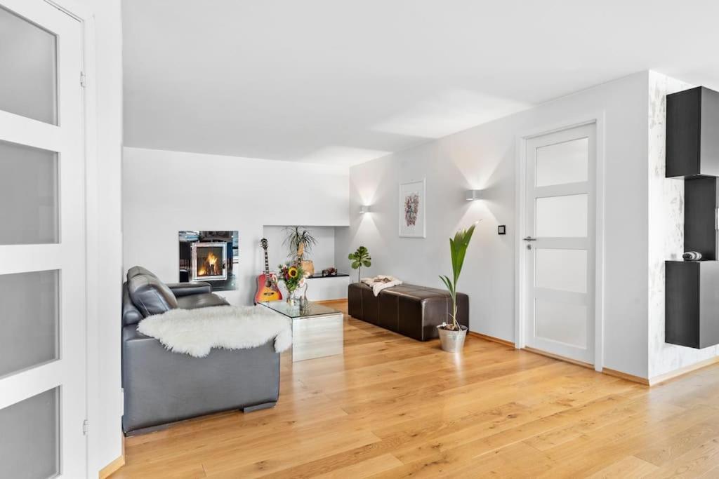 Penthouse Leilighet 200 Kvm Vakker Sjoutsikt. Apartment