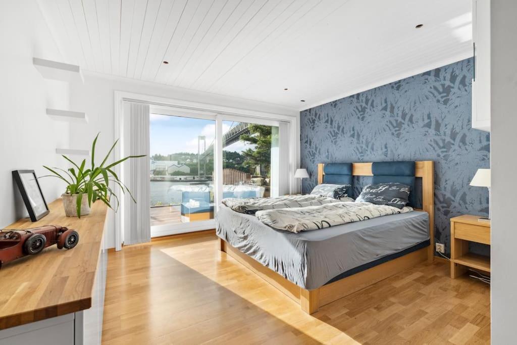 Penthouse Leilighet 200 Kvm Vakker Sjoutsikt.