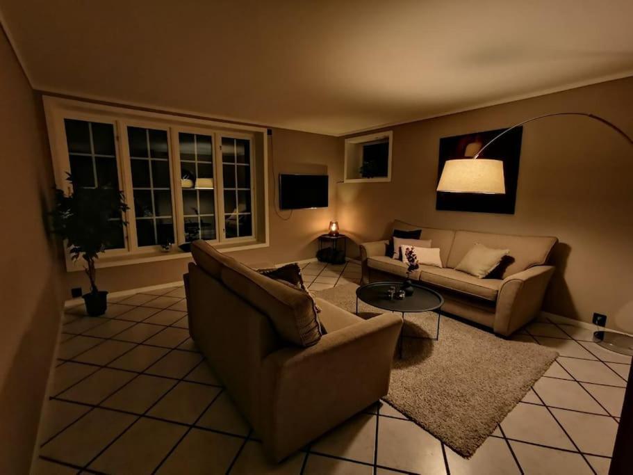 Sentrumsnaer Med 3 Soverom. Apartment