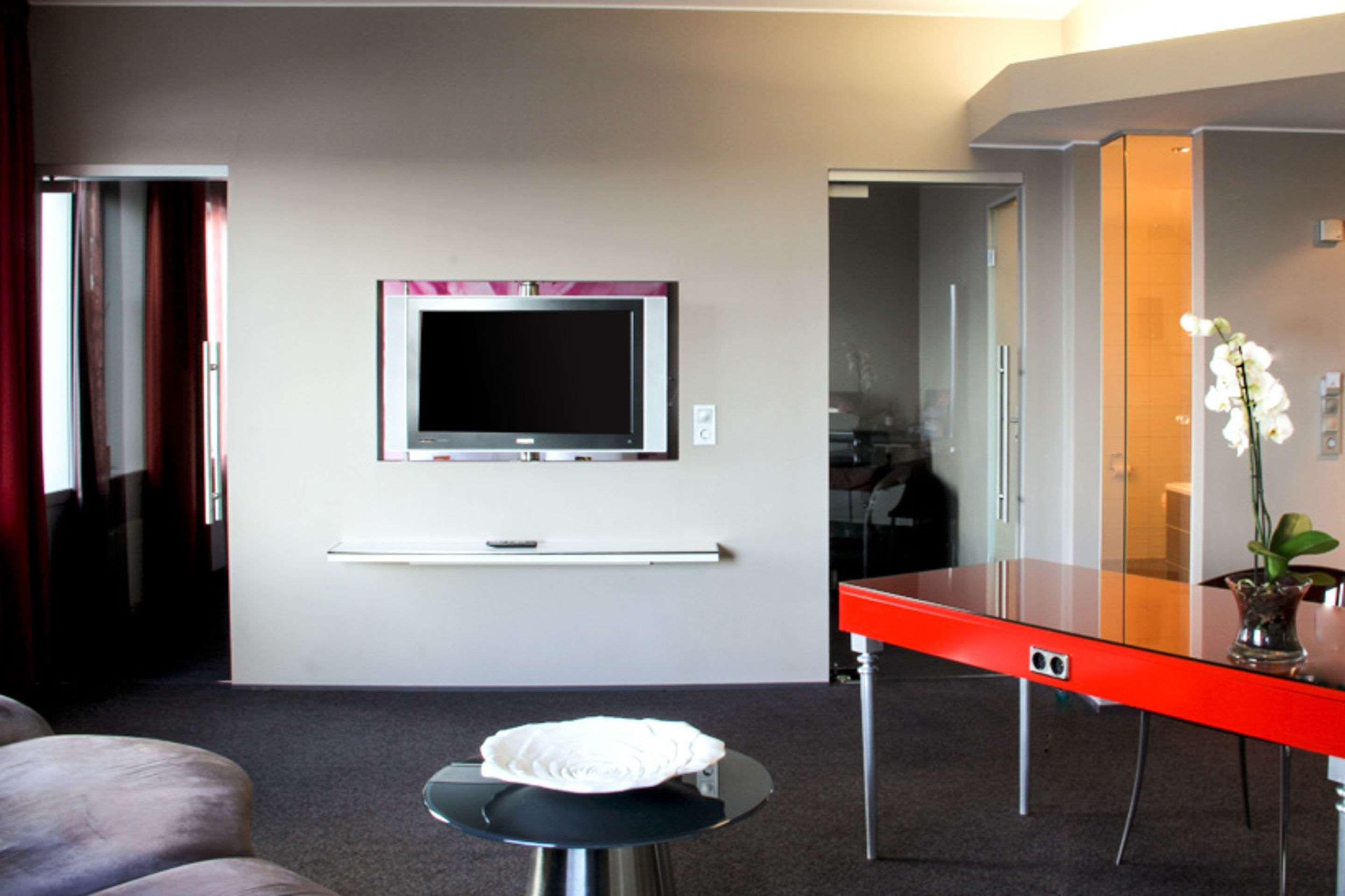 Clarion Airport Hotel 4*