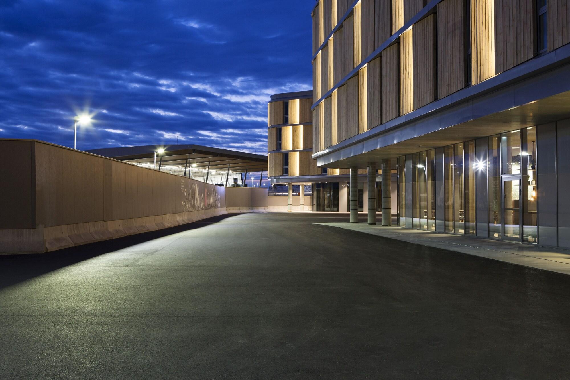 Hotell Comfort Airport 4*