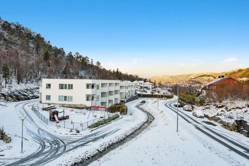 Apartment Stor Og Moderne I Indre Arna Gratis Parkering!! *