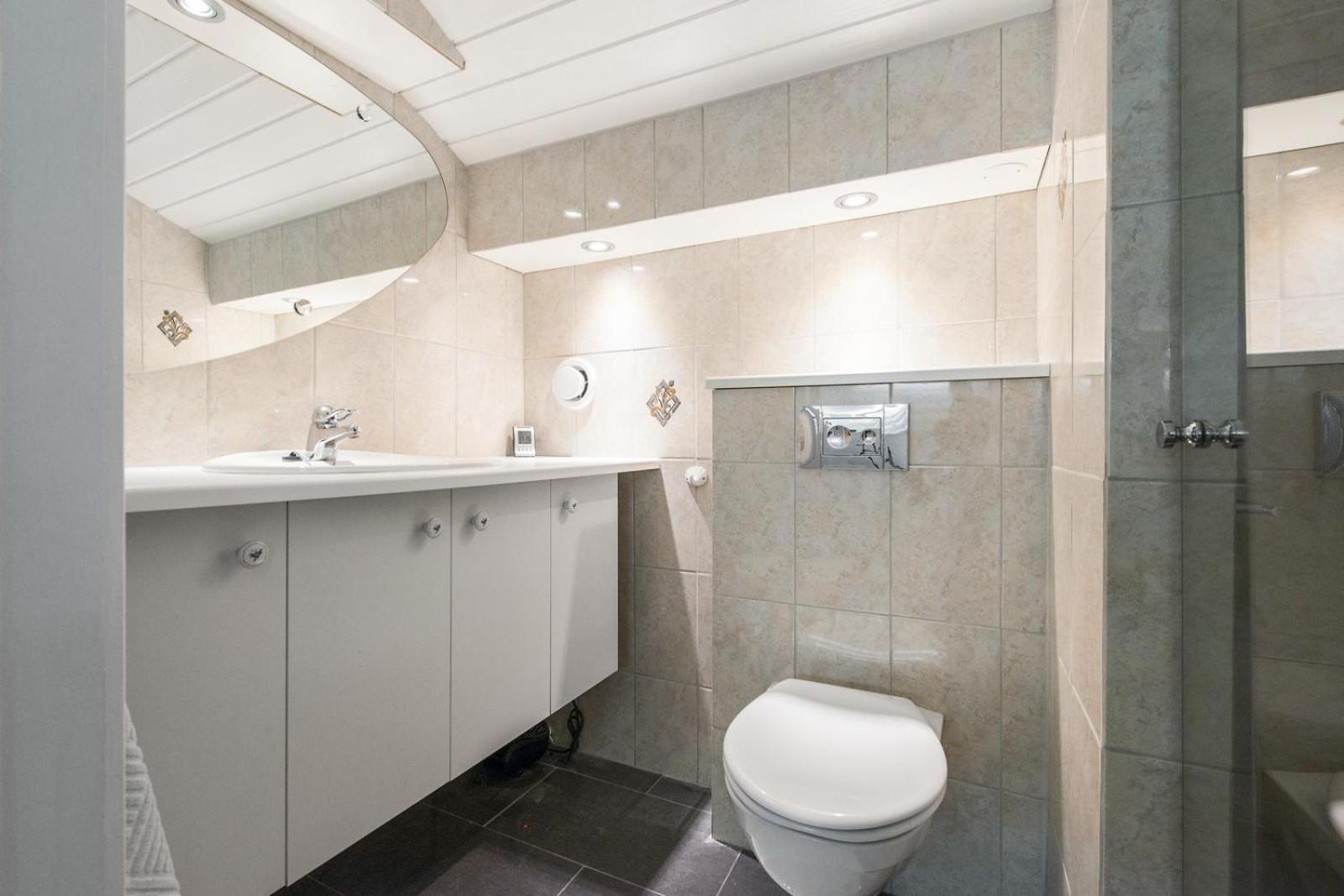 Arboretet - Seaside With Private Pool & Infrared Sauna In The Heart Of Arboretet, Villa Bergen