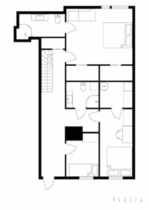Apartment Large Modern In Center! *