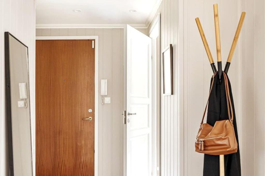 Apartment Lovely With Free Parking In Shared Bergen