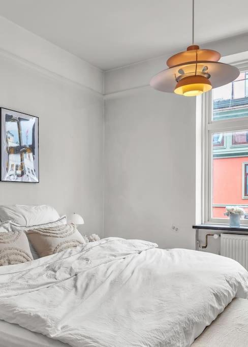 Apartment Expansive Charm: Cozy 150sqm Retreat In