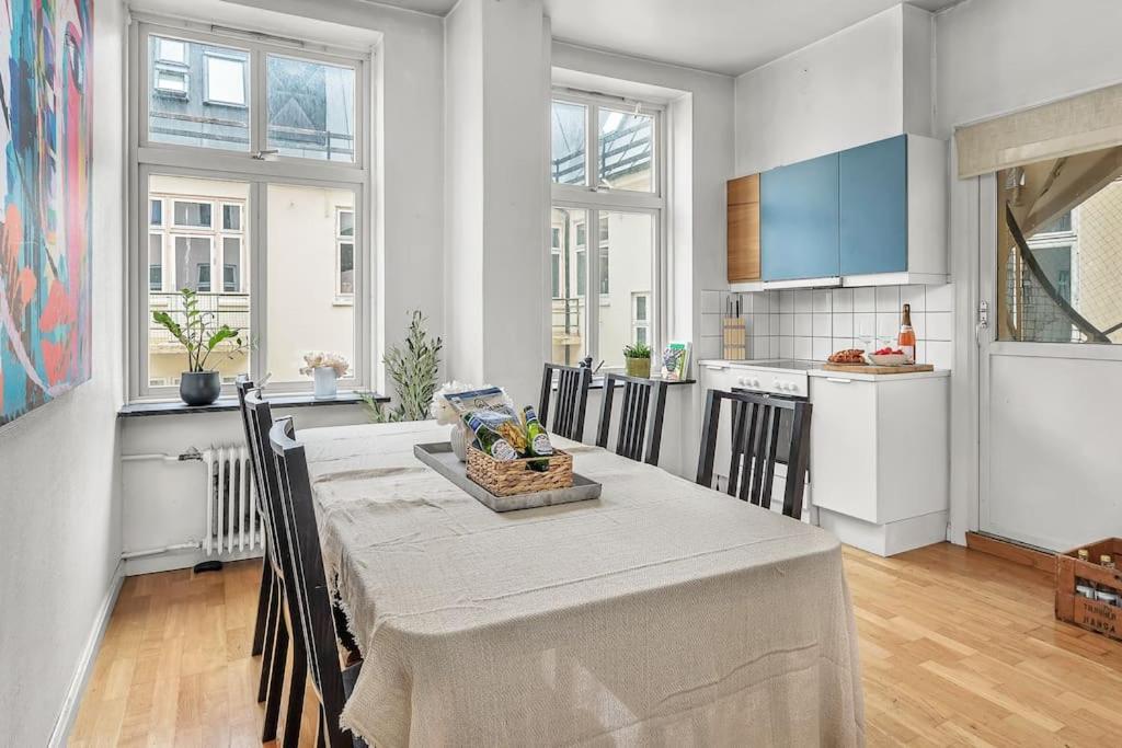 Expansive Charm: Cozy 150sqm Retreat In * Bergen