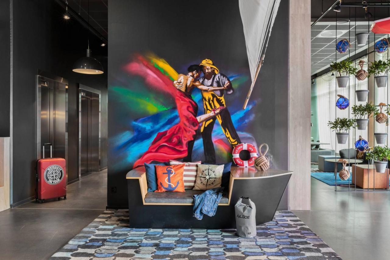 Hotel Moxy 4*