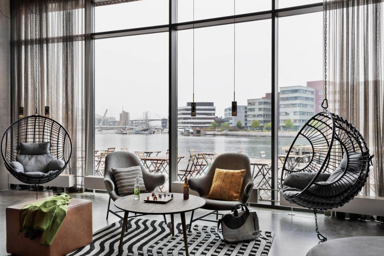 Moxy 4*