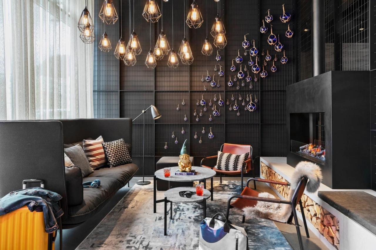 Moxy 4*