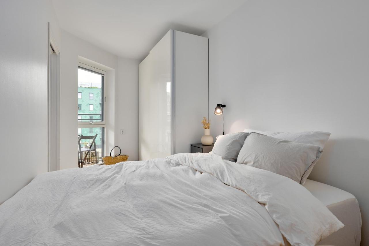Apartment Stylish 2-br Retreat In Heart Of Vibrant *