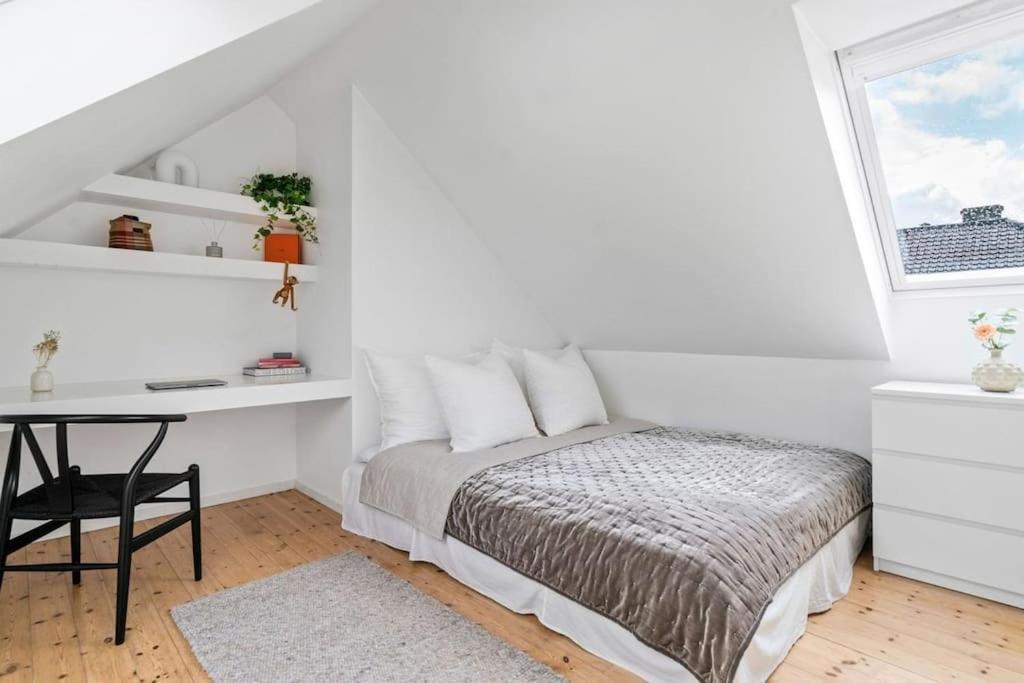 Apartment Nydelig Toppleilighet Med Terrasse Midt I Sentrum *