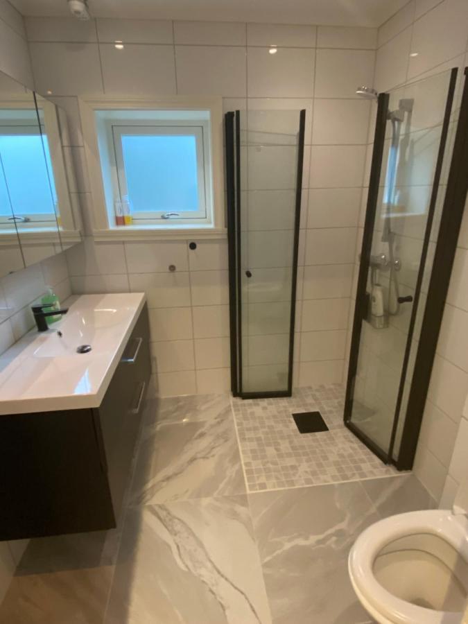 5-bedroom In Asane,