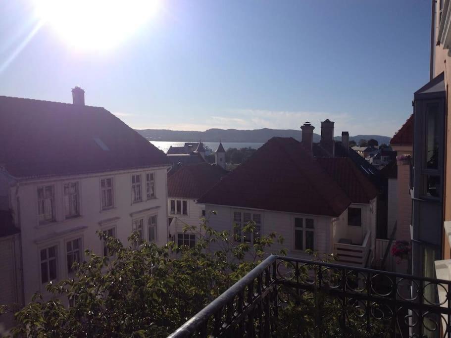 Apartment Stunning View Of The City Of Fjords