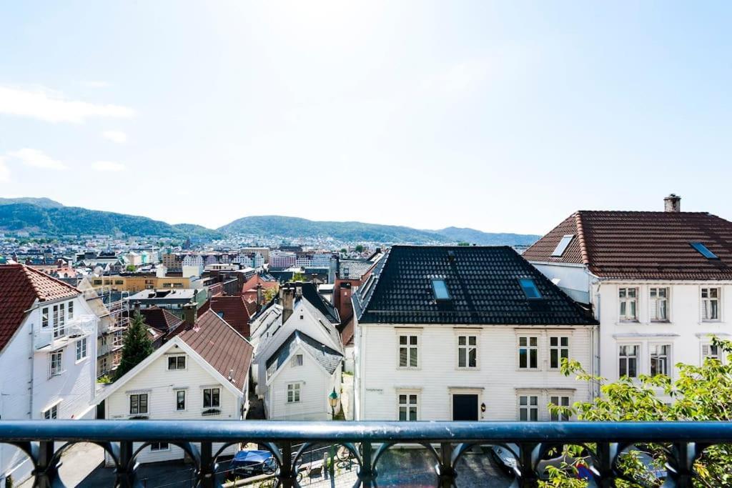Stunning View Of The City Of Fjords Apartment