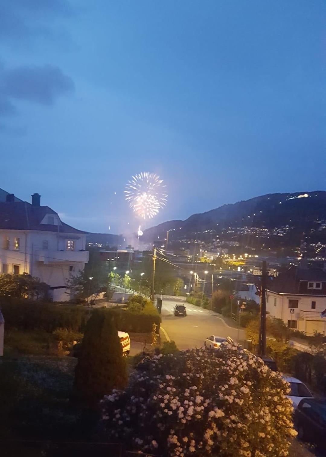 Appartement Spacious And Beautiful In With Free Parking Bergen