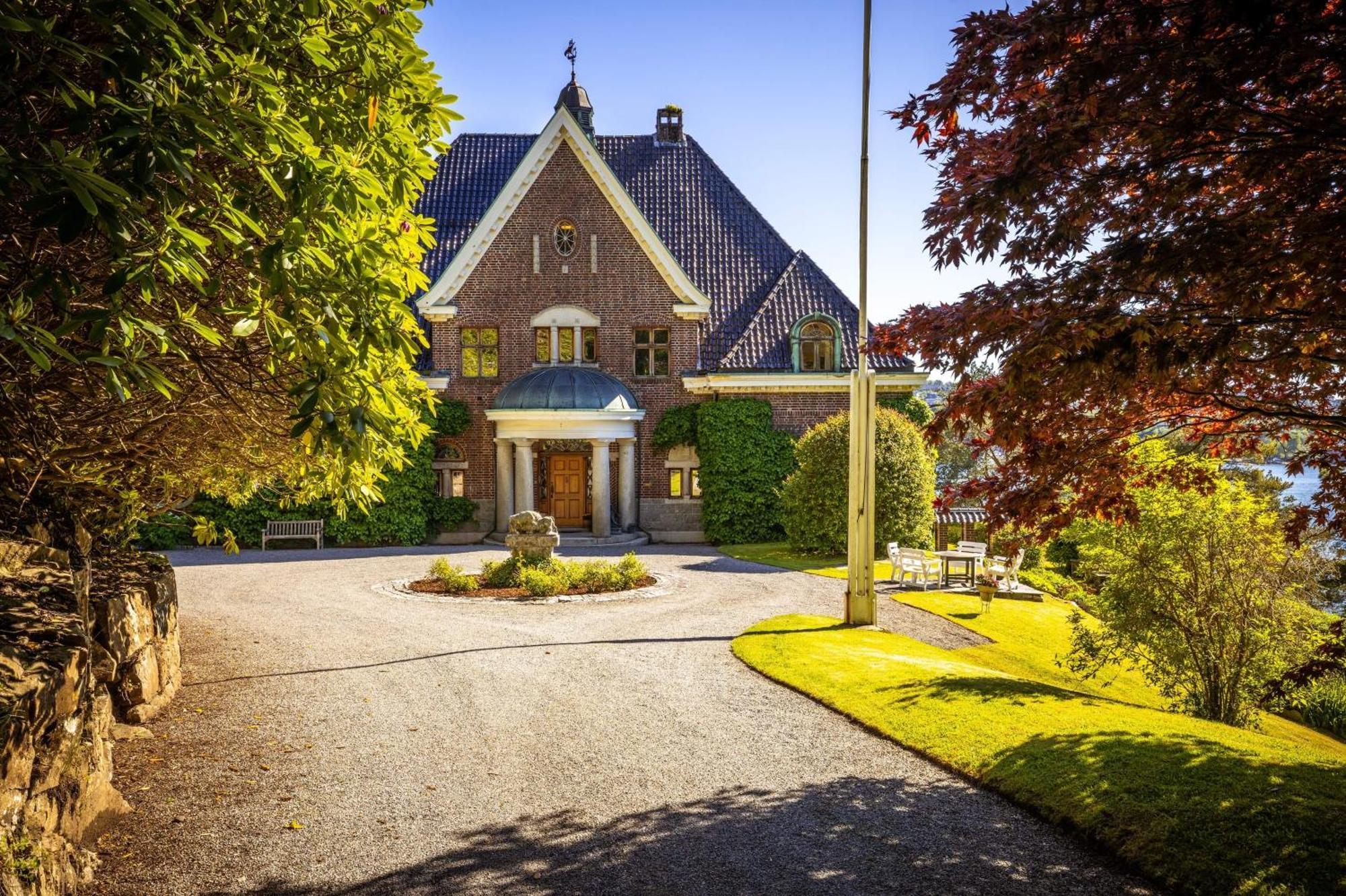 Unique Victorian With Private Coastline