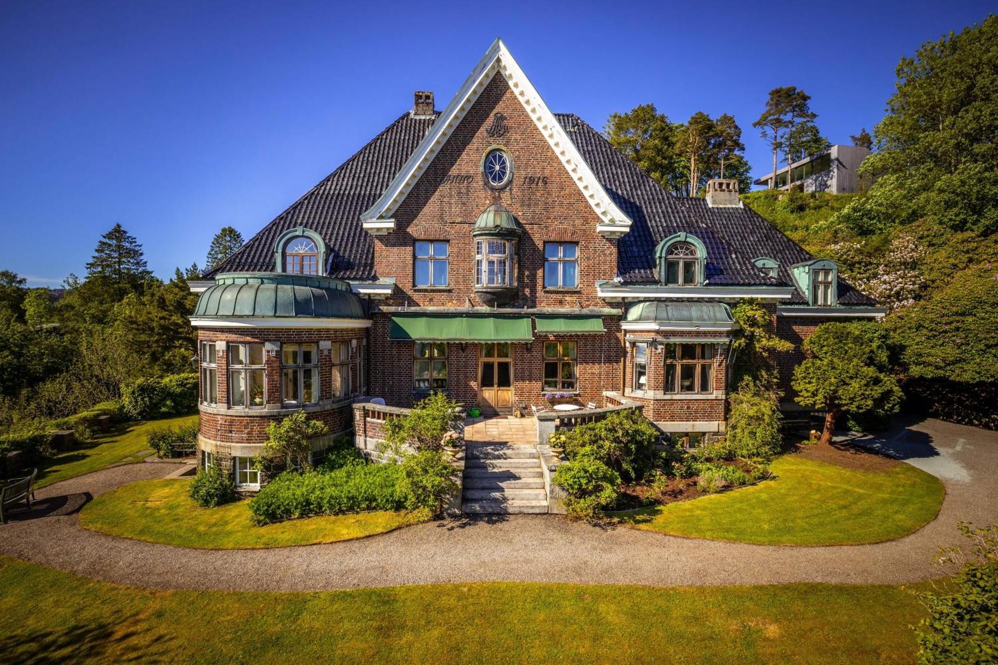 Unique Victorian With Private Coastline