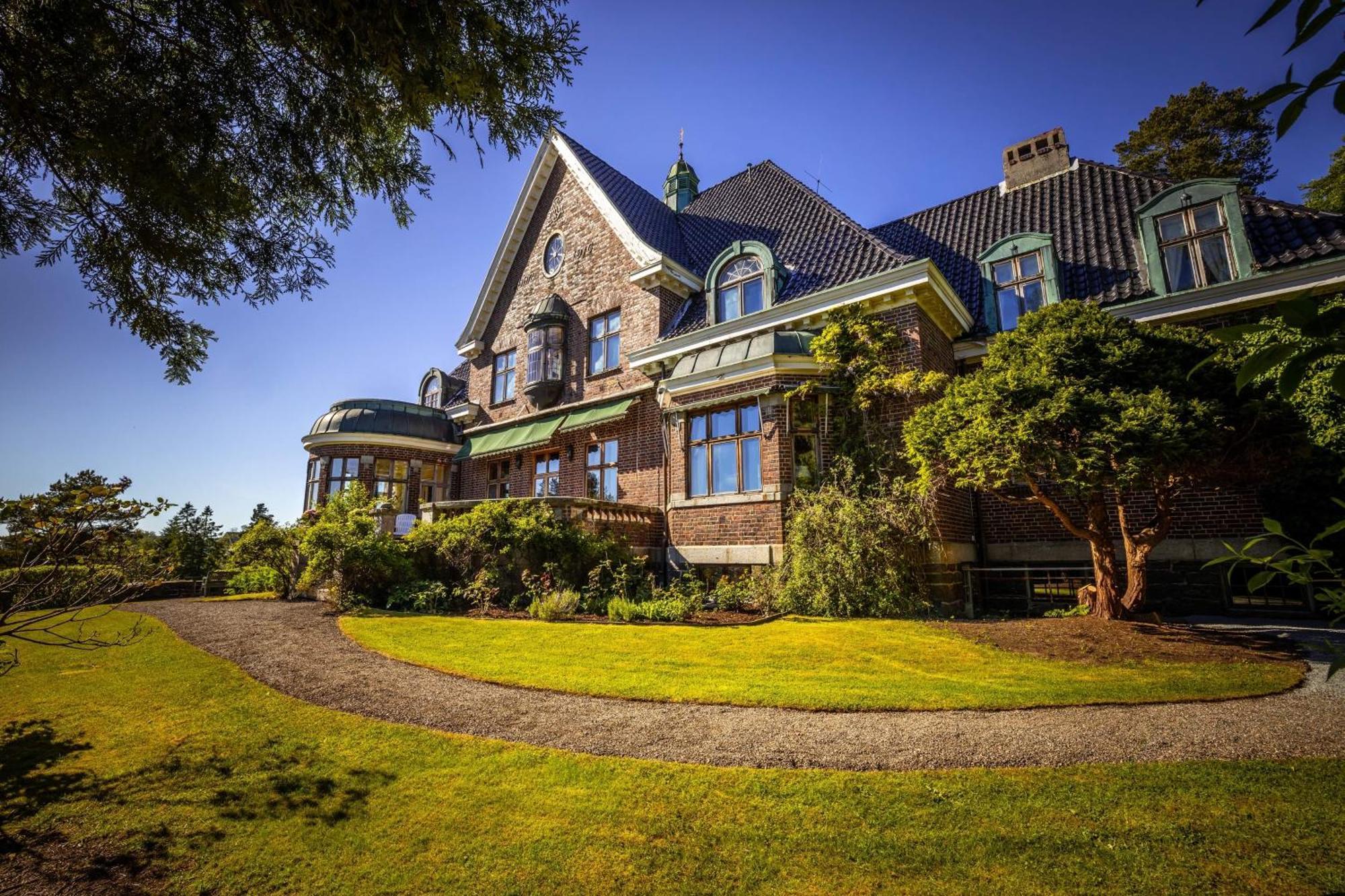Unique Victorian With Private Coastline Villa Bergen