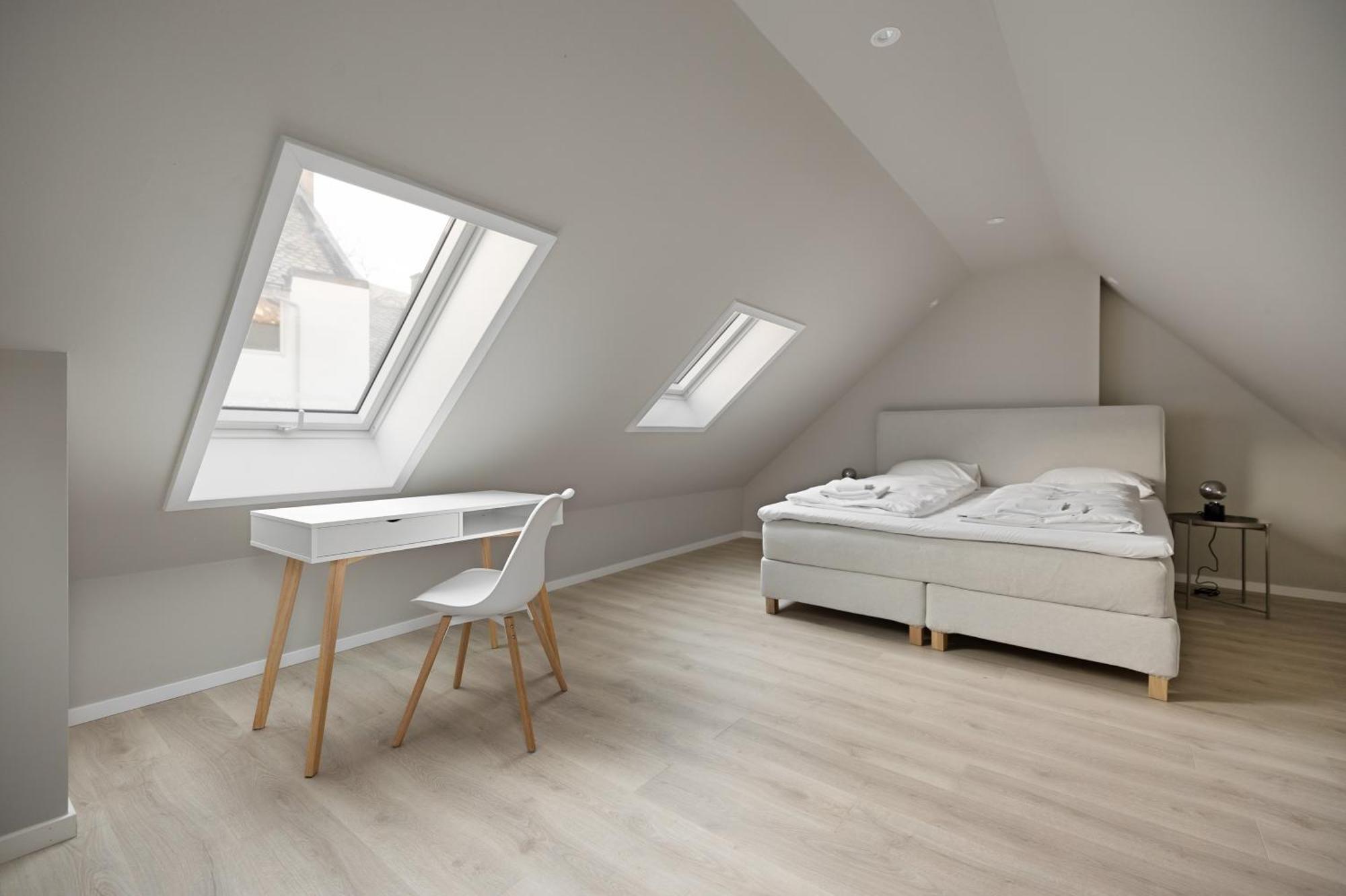 Apartment Homerentals L 120sqm Mid-central - King Beds - 500mbps Wi-fi