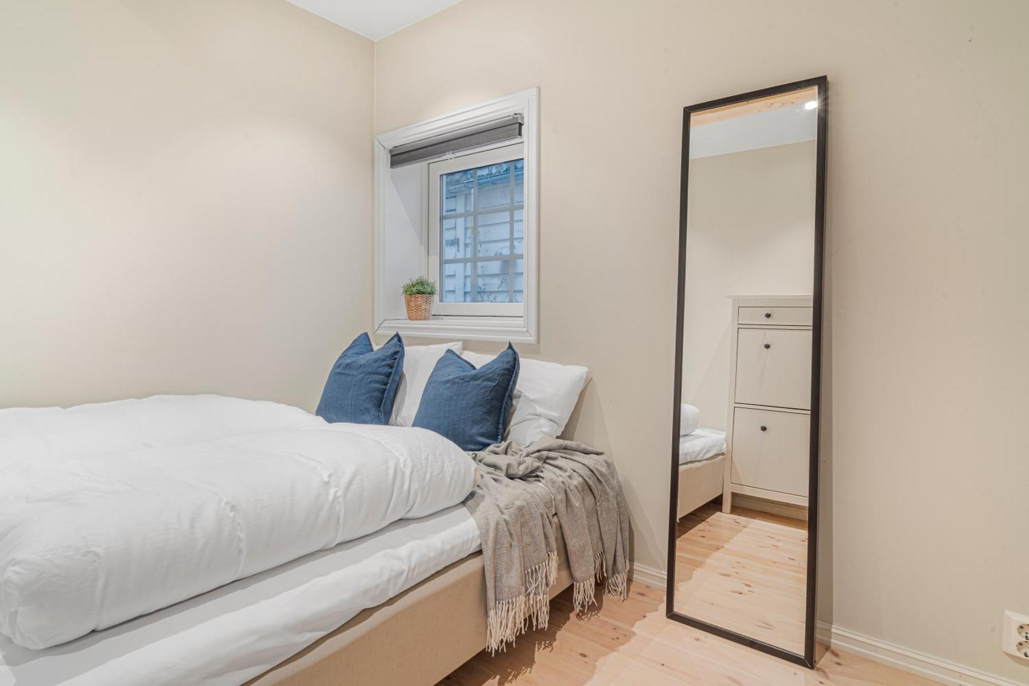 Four-story House! Newly Renovated! Apartment *