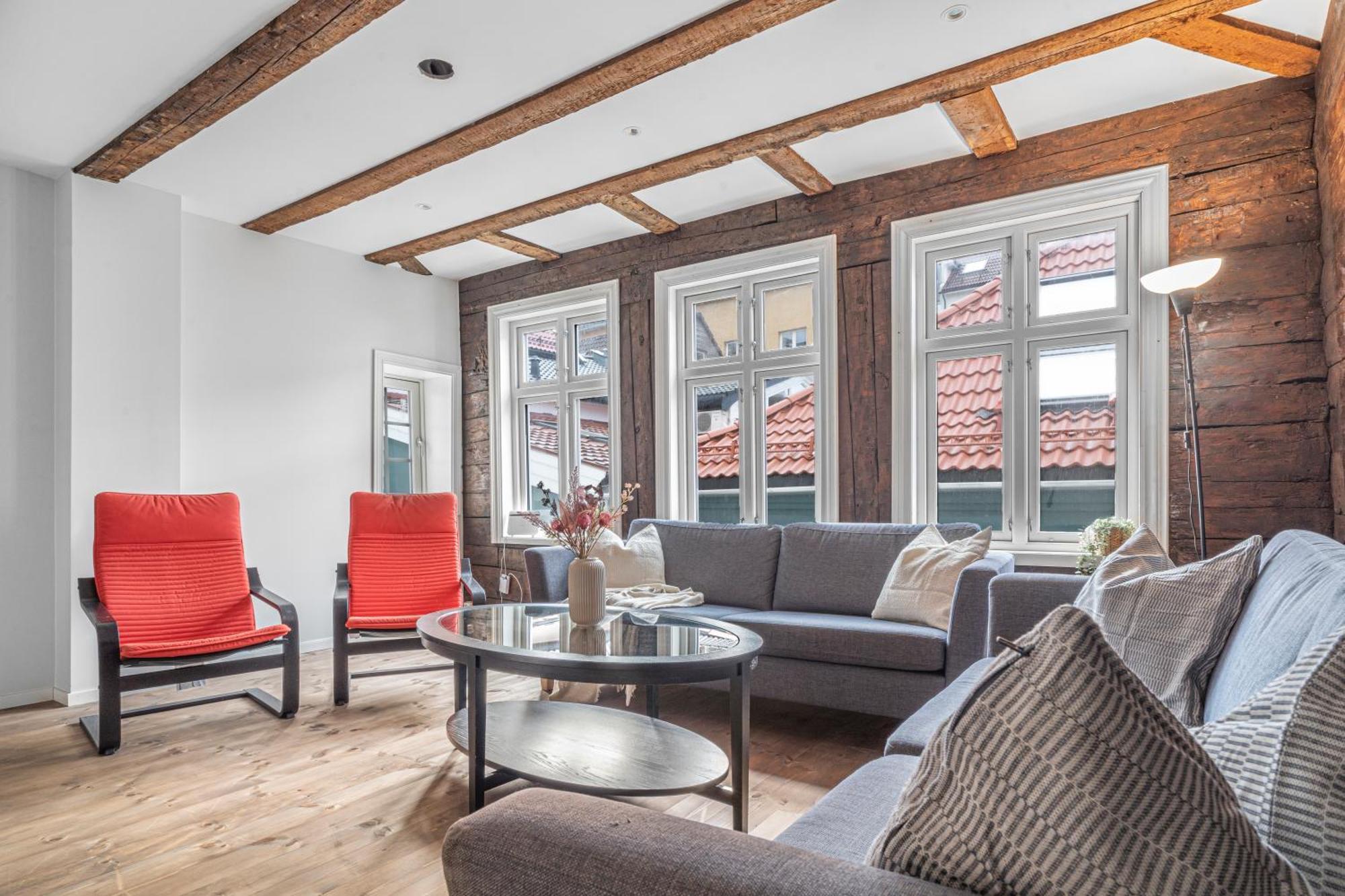 Apartment Four-story House! Newly Renovated! Bergen